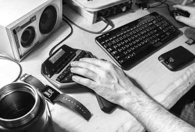 2大王牌同时报废！曼城后防崩盘惊现1条裂缝，瓜帅绝望了