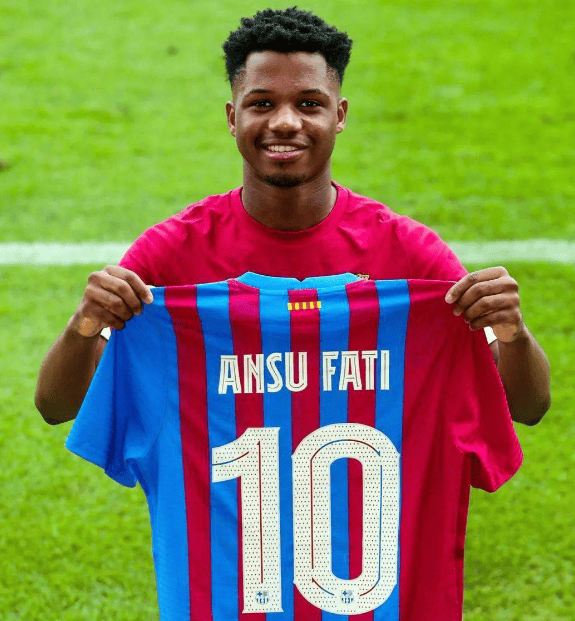 从身价1亿到免费去法甲！巴萨22岁天才陨落，身穿10号成诅咒