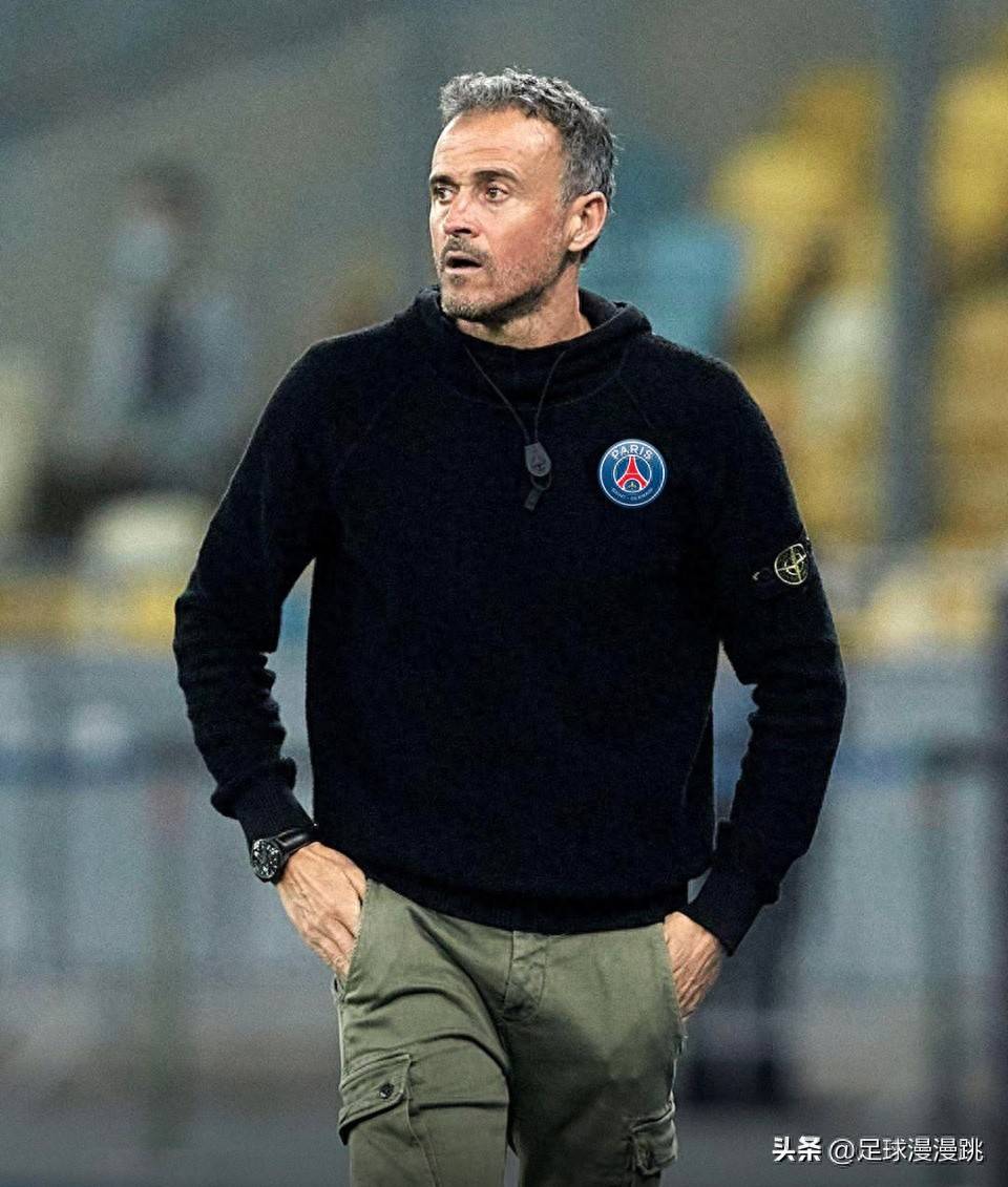 大巴黎不想当冤大头！4冠王功勋被下逐客令，恩里克对代替者满意